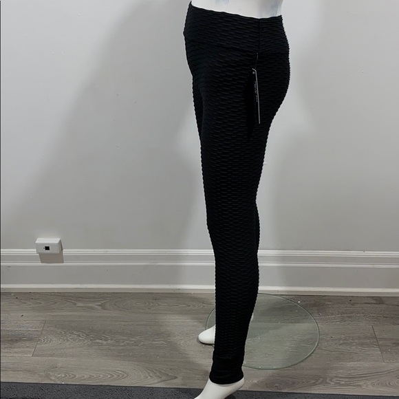 “TikTok” Black Ruched Leggings - Picture 3 of 5